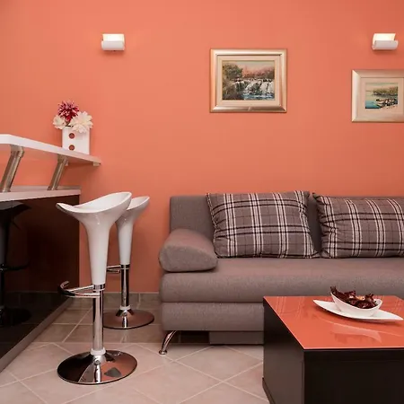 Nada * 布罗达里卡