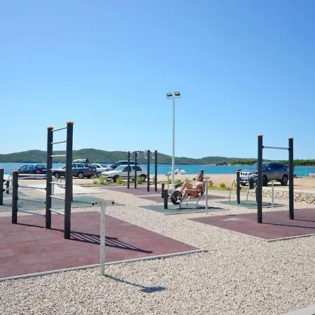 Nada * Brodarica (Sibenik-Knin)