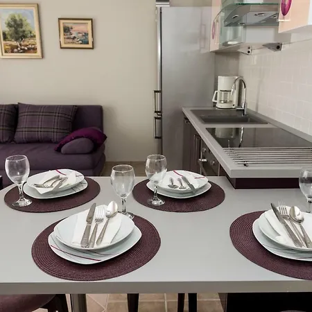 Nada 布罗达里卡