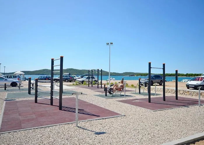 Nada * 布罗达里卡