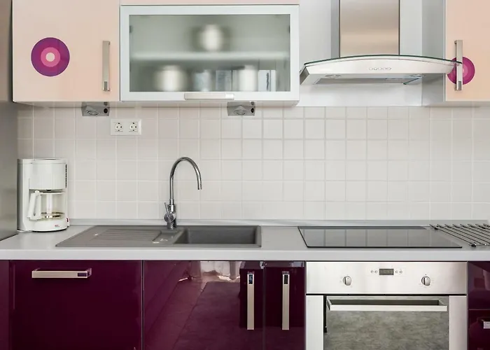 Nada * 布罗达里卡